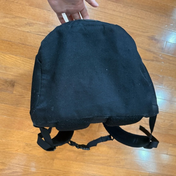 The North Face Jester Backpack Men’s Black Day Pack School College Hiking Travel - Picture 6 of 9